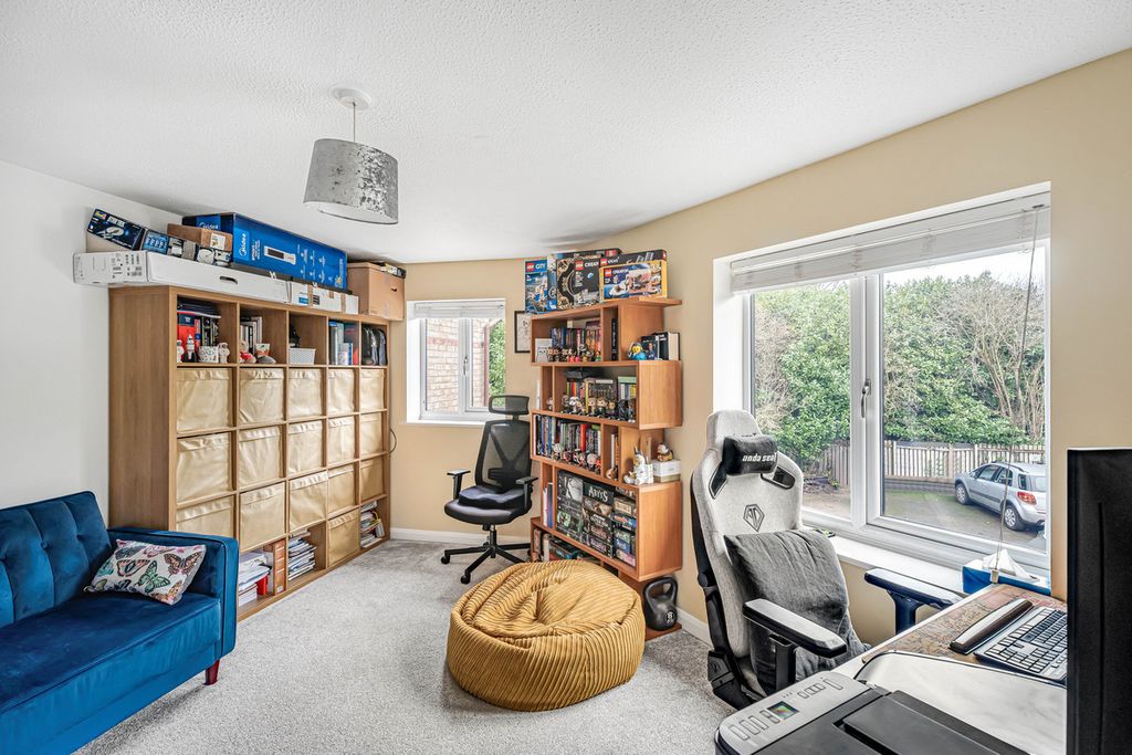 Property photo 2 of 16