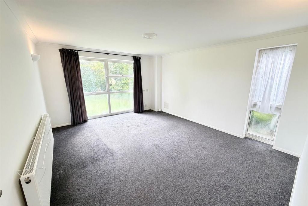 Property photo 3 of 9 Lounge.Jpeg