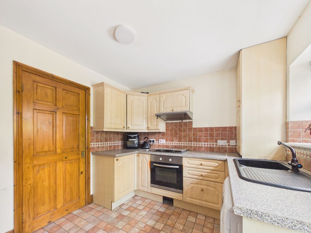 Property photo 2 of 17 5143591