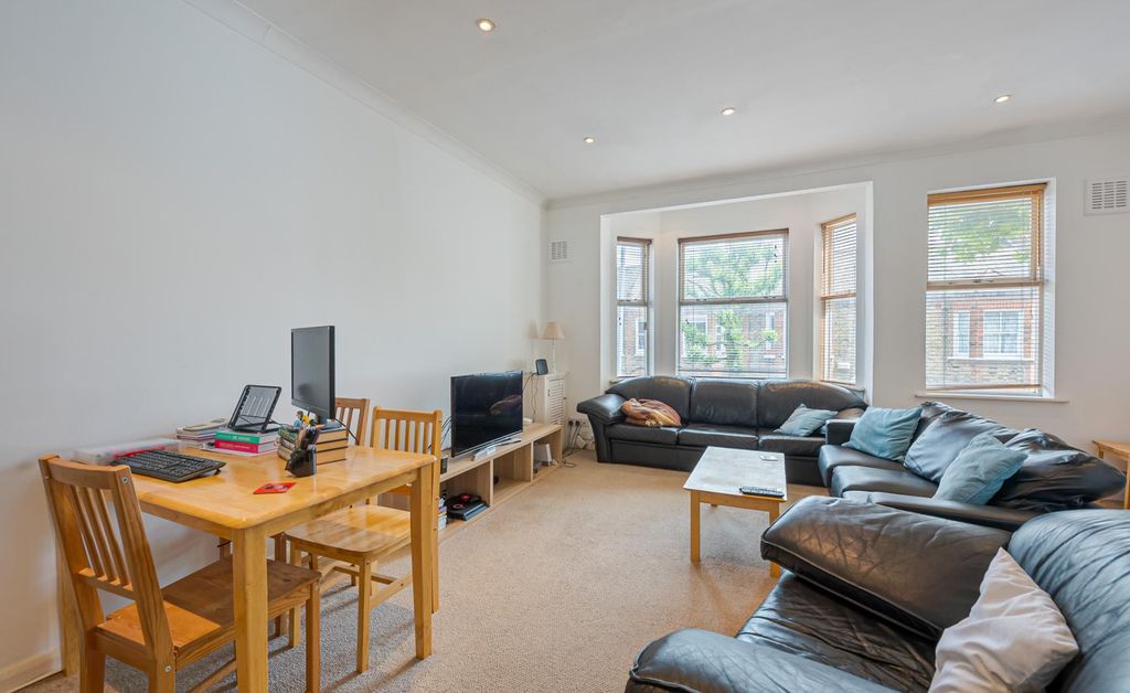 Property photo 1 of 8
