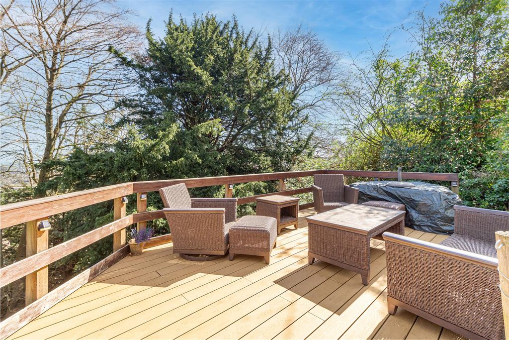 Property photo 3 of 21 Garden-1.Jpg