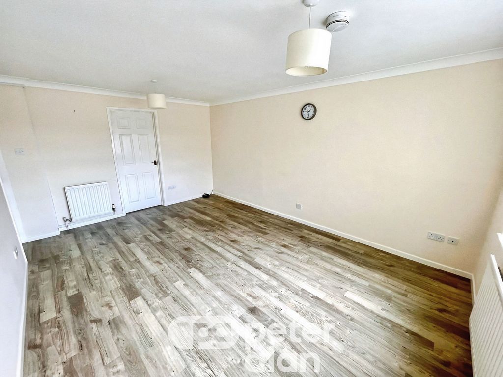 Property photo 2 of 10 Room