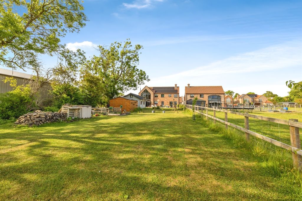 Property photo 1 of 26