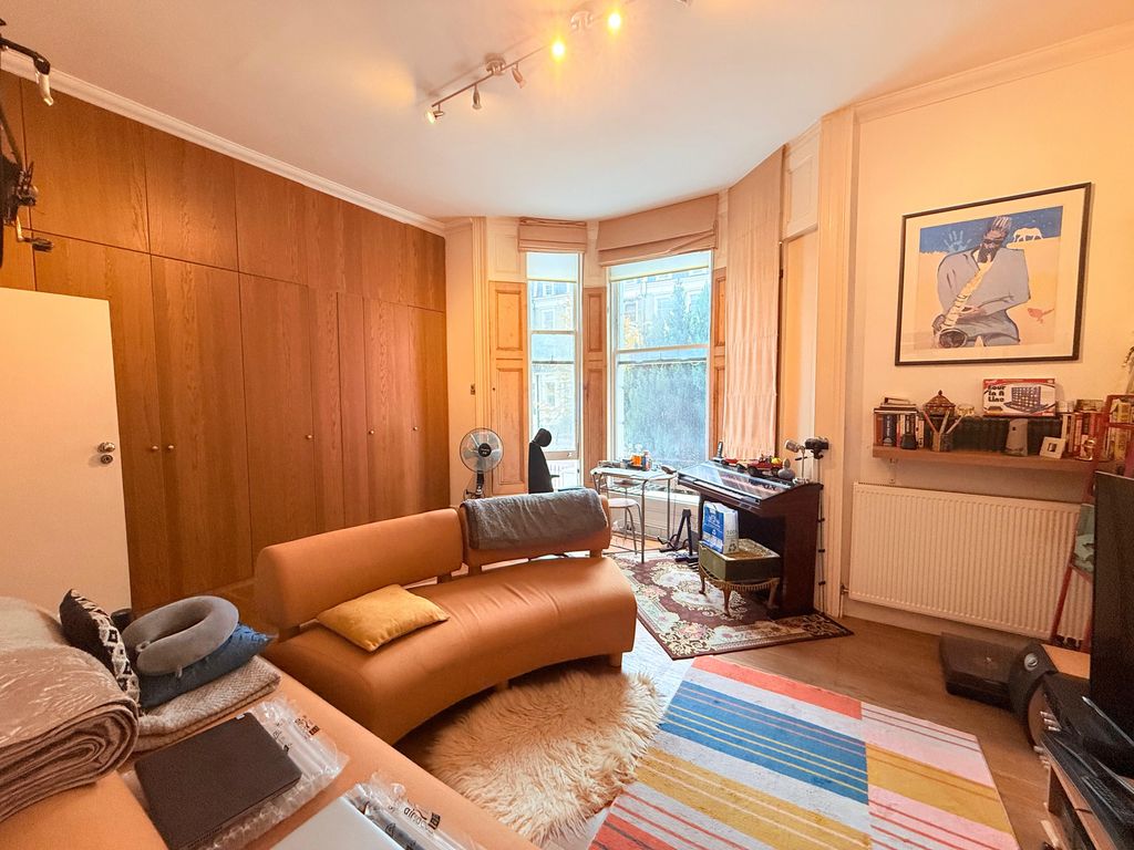 Property photo 3 of 6