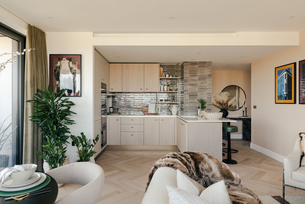 Property photo 2 of 52