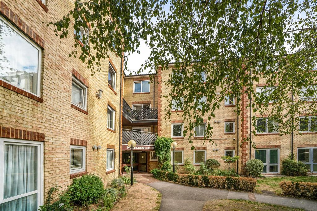 Property photo 2 of 13 Homecross House, W4 - For Sale