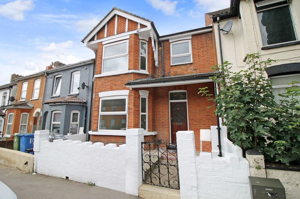 Property photo 1 of 8