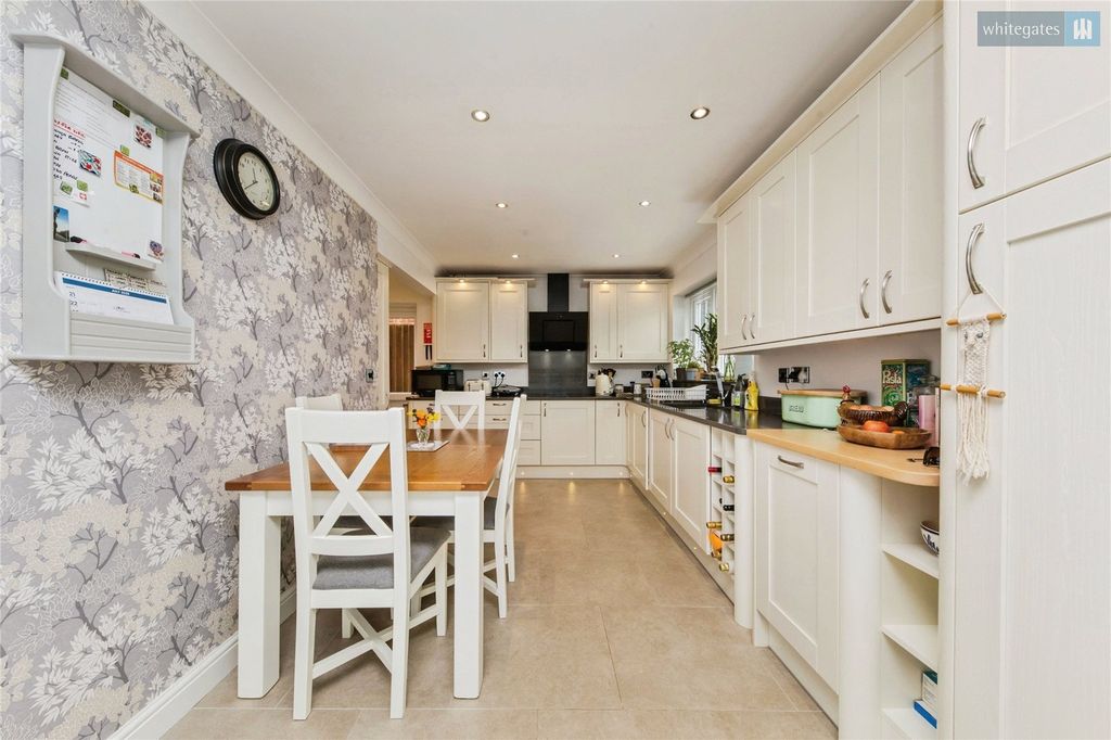 Property photo 2 of 28 Picture No. 01