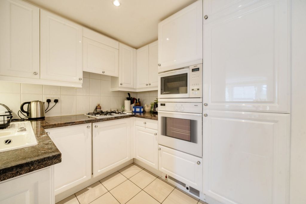 Property photo 3 of 20