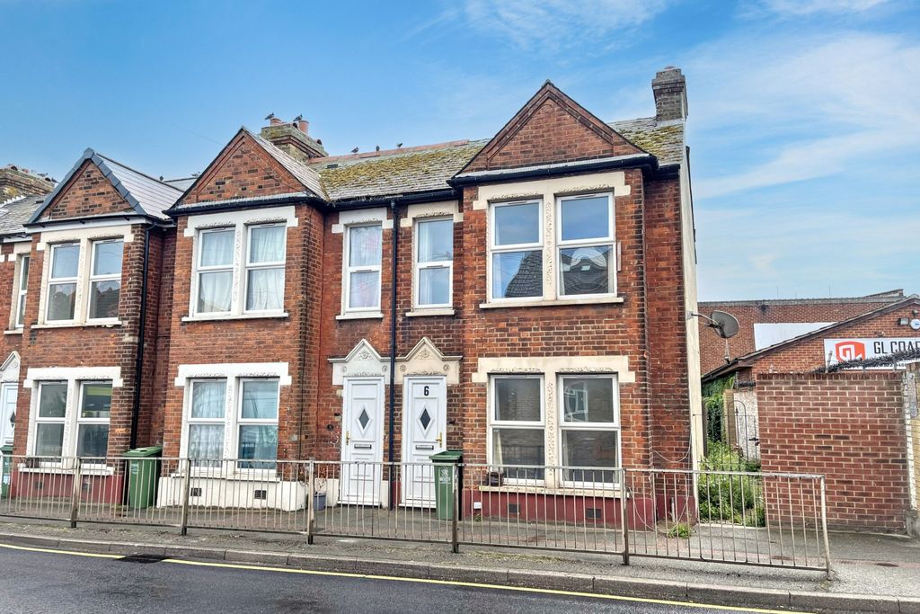 Property photo 1 of 17 6 Orchard Villas, Cray Road, Sidcup, Kent, Da14 5Dj