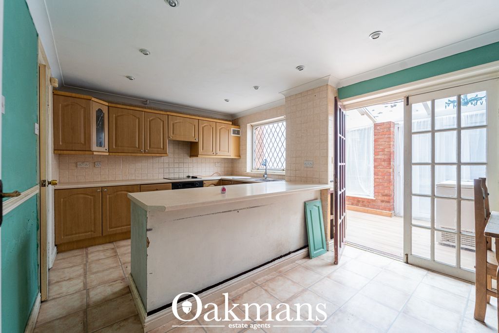 Property photo 3 of 8 Kitchen