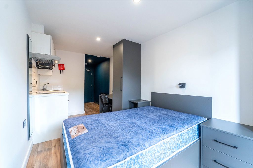 Property photo 1 of 7 Picture No. 17