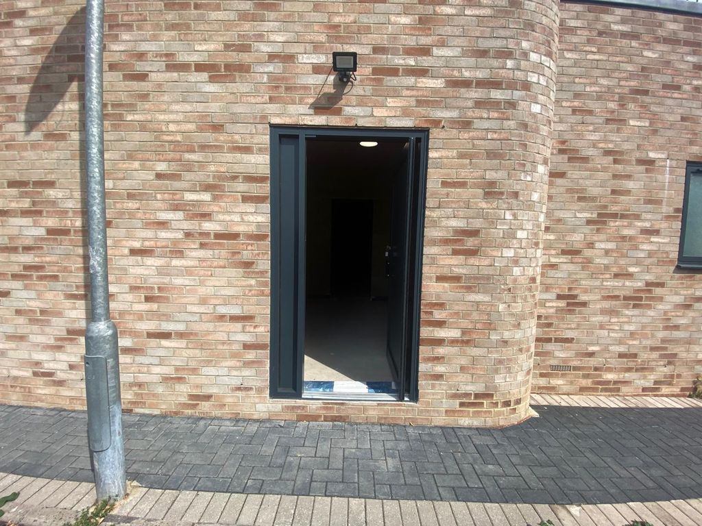 Property photo 2 of 8