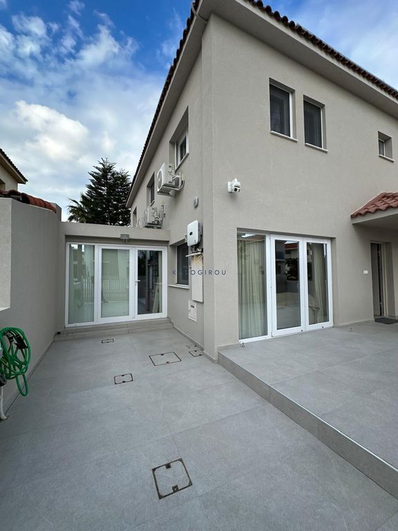 Property photo 1 of 28