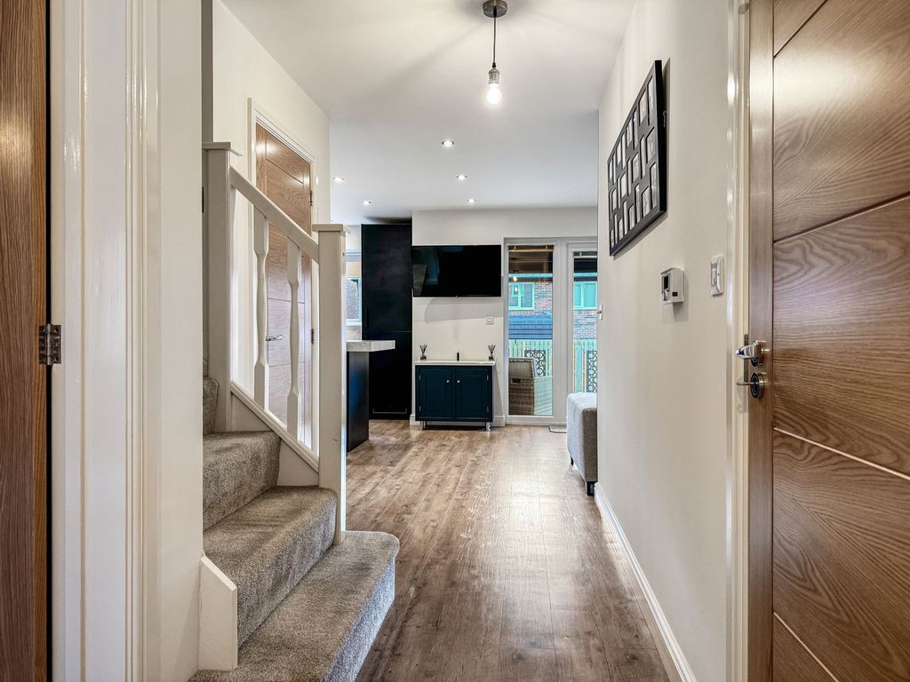 Property photo 2 of 24