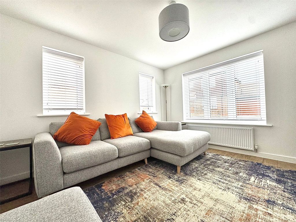 Property photo 2 of 13 Picture No. 16