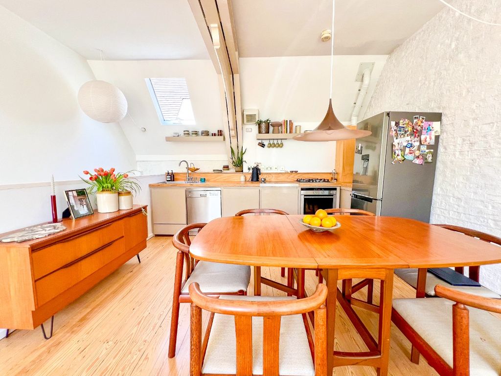 Property photo 2 of 15 4328582