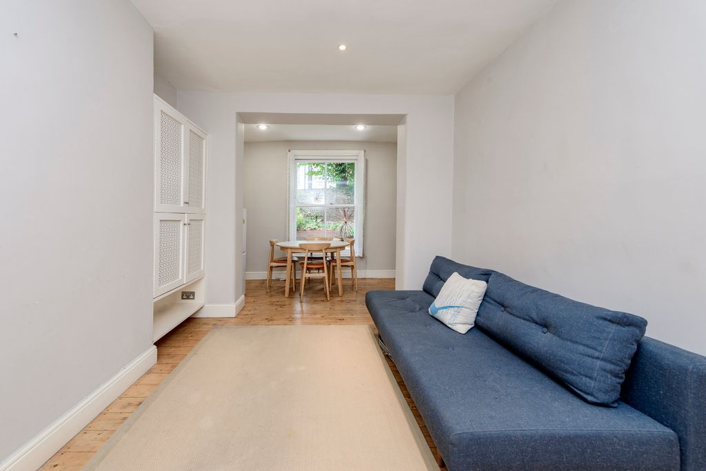 Property photo 2 of 10 113A Milson Rd-7268.Jpg