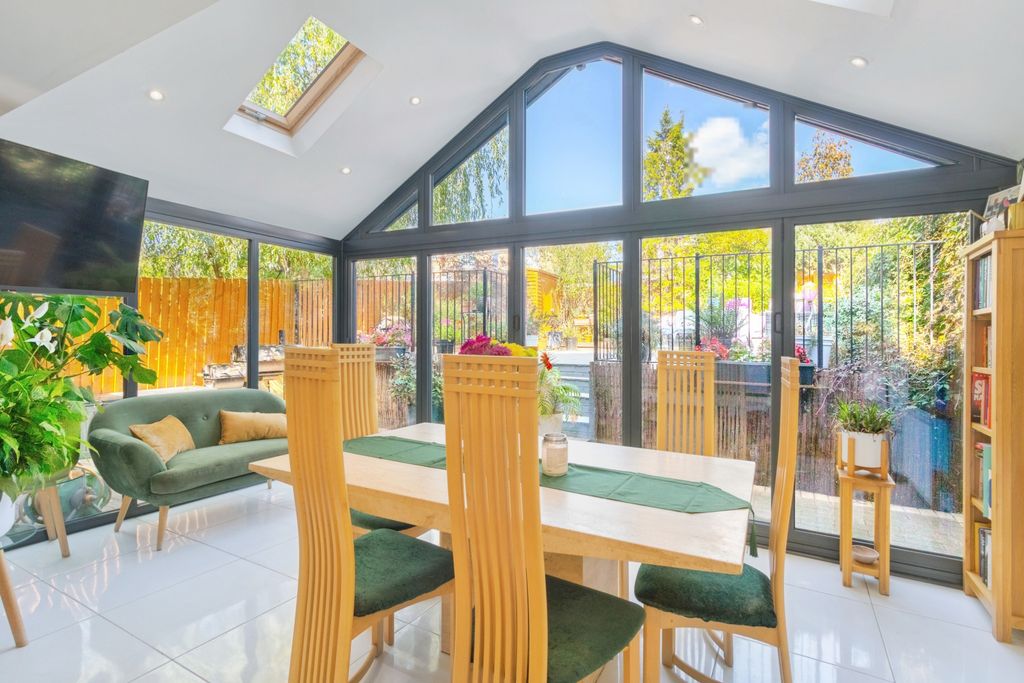 Property photo 3 of 20 11_Dining-Conservatory_Areas