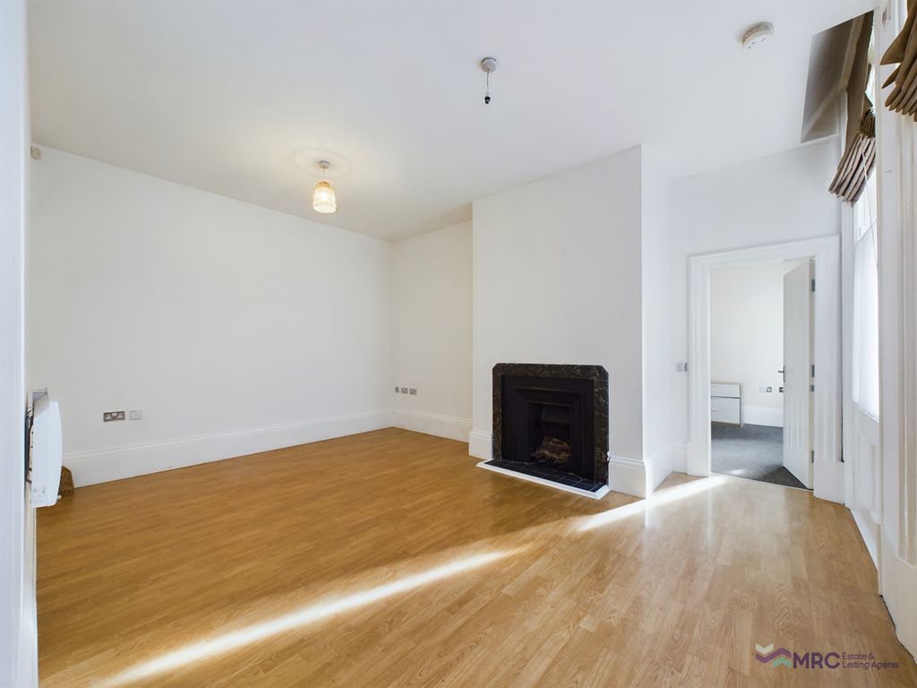 Property photo 3 of 12 Gallery