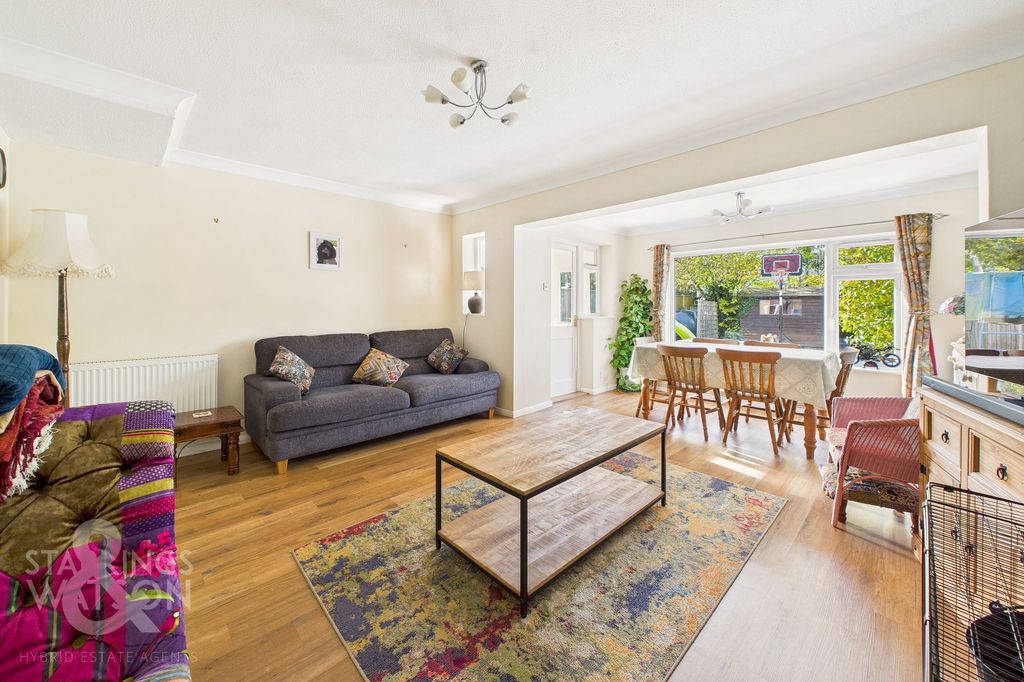 Property photo 2 of 23