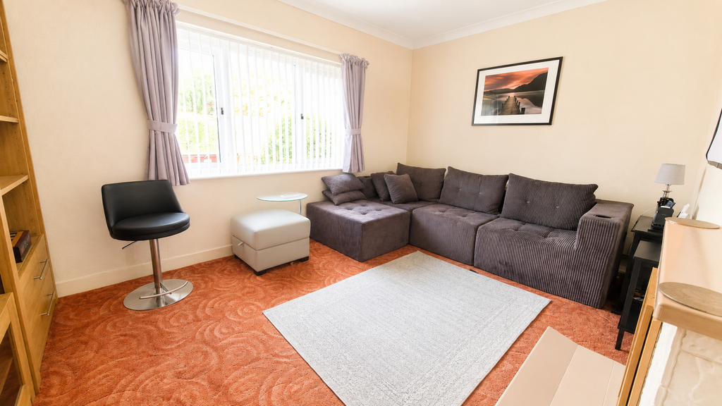 Property photo 2 of 15 Lounge