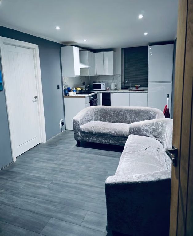 Property photo 1 of 5