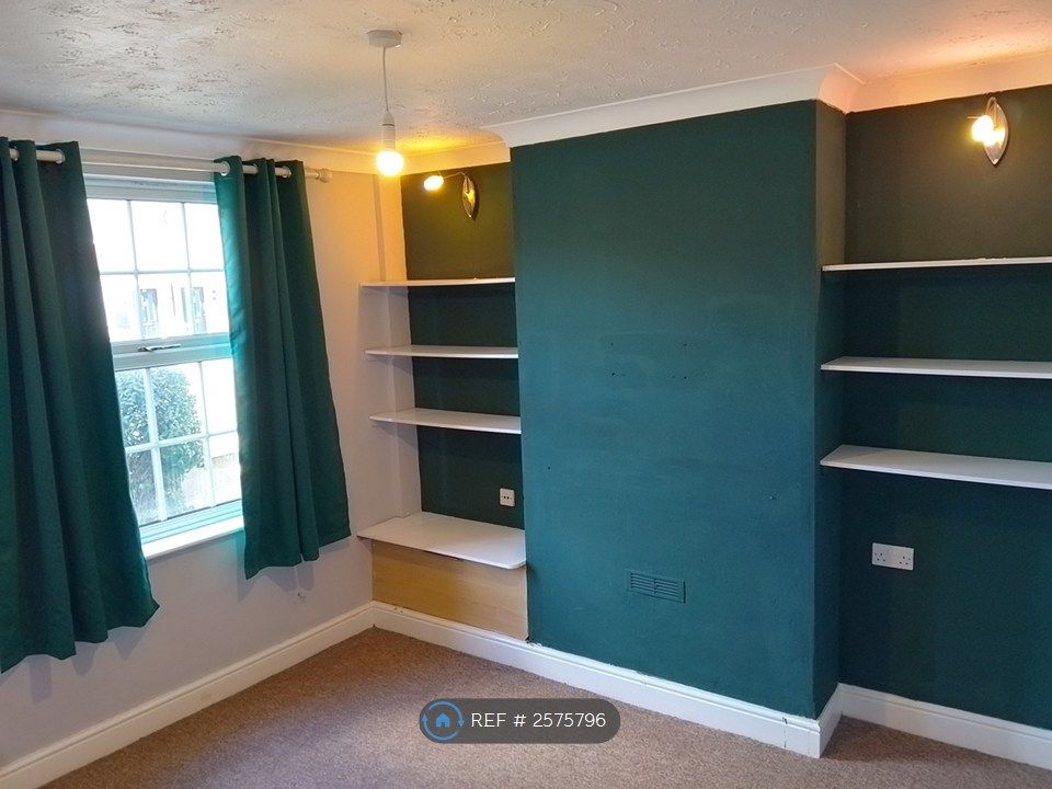Property photo 2 of 9 Living Rm