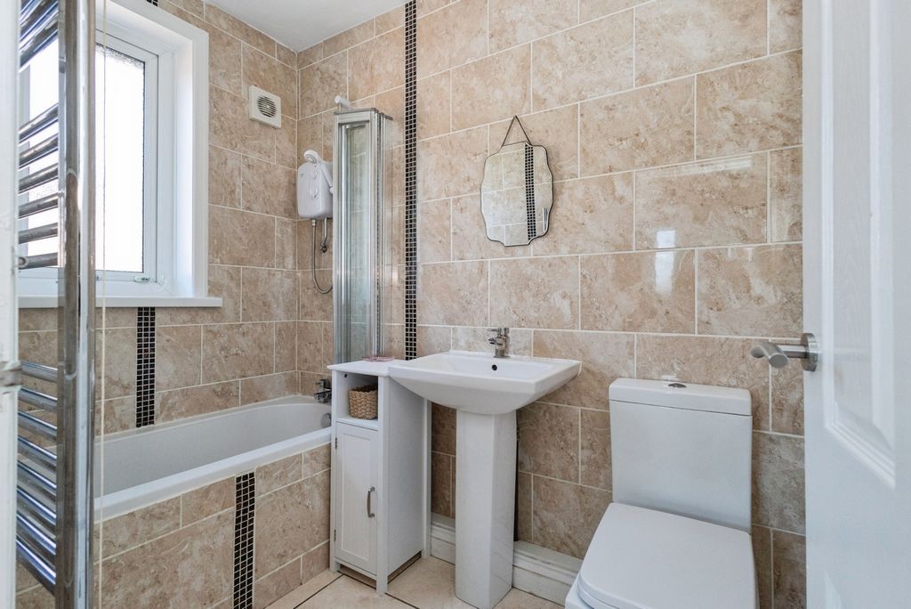 Property photo 3 of 21 Pbox-Img.Jpg