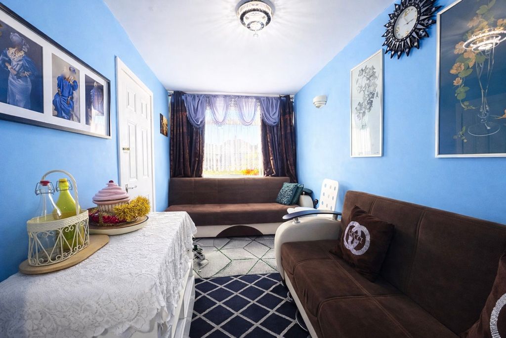 Property photo 2 of 12 Photo #2