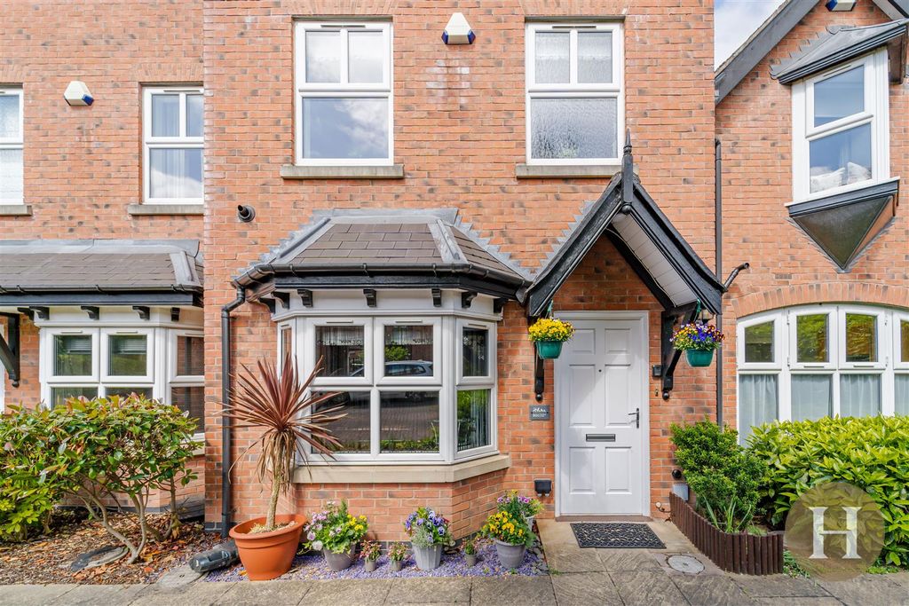 Property photo 2 of 43 Hadleigh Estate Agents-1.Jpg