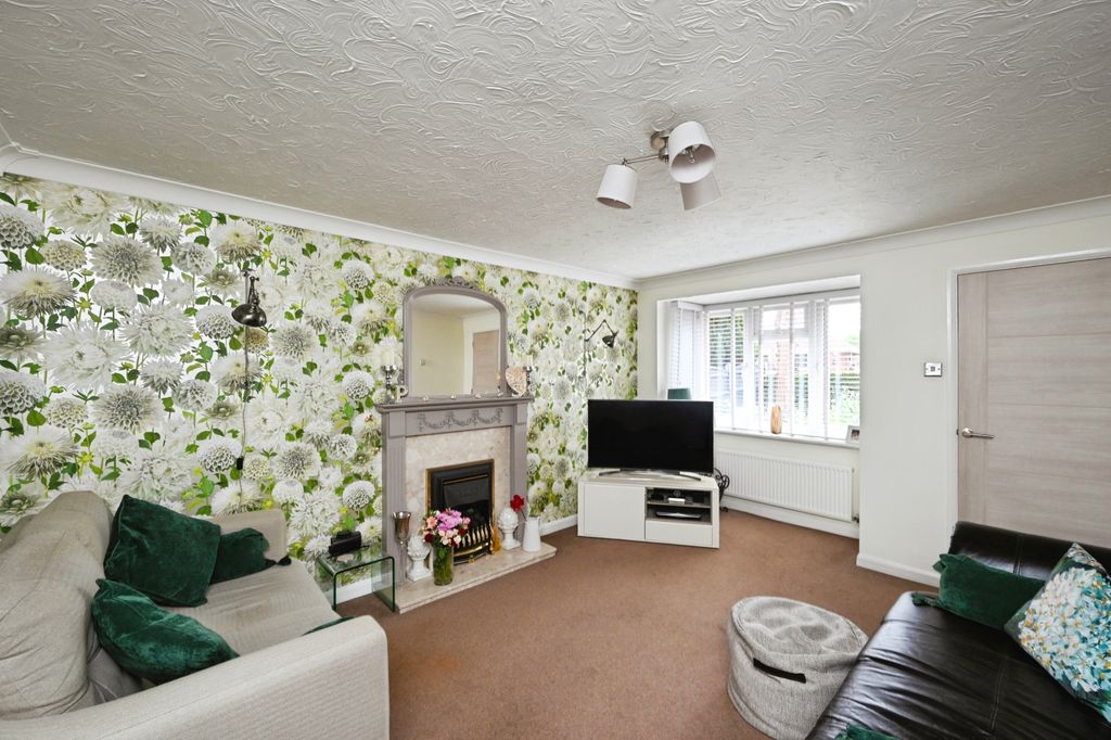 Property photo 3 of 18