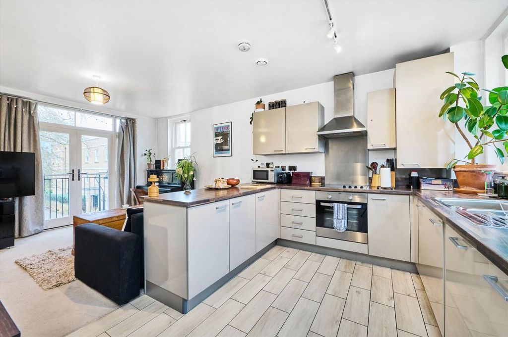 Property photo 3 of 7