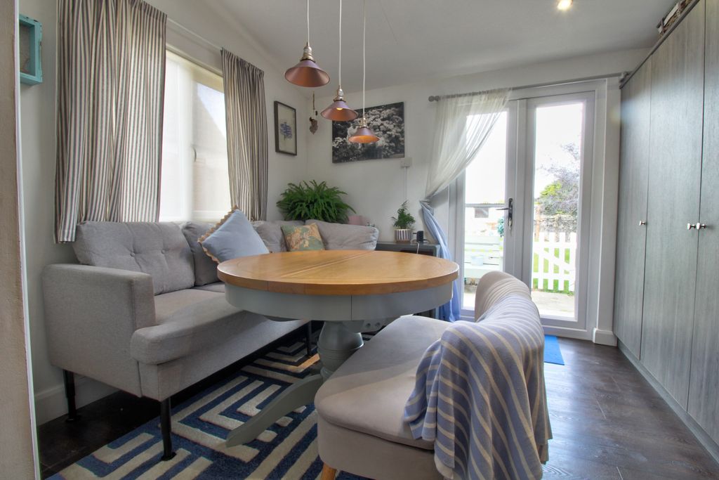 Property photo 3 of 16 Dining Area