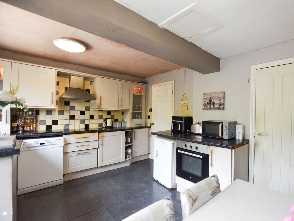 Property photo 3 of 11 Picture No. 02