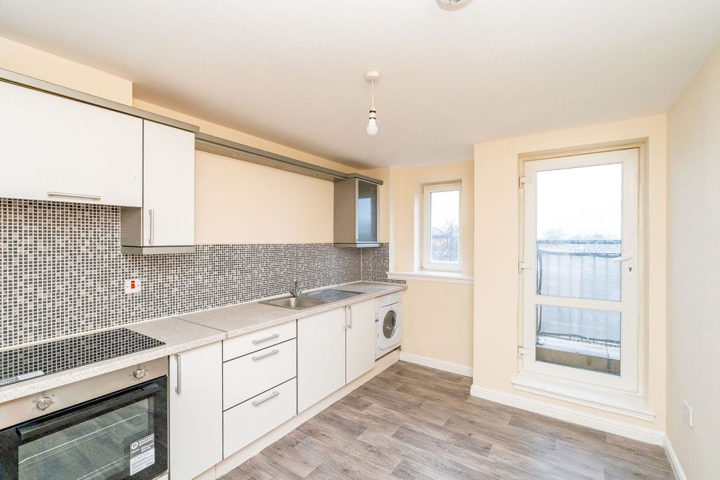 Property photo 2 of 20 Kitchen