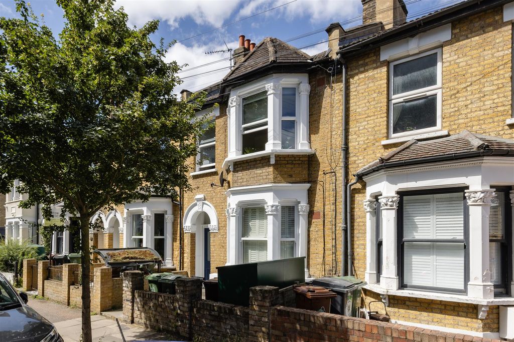 Property photo 1 of 13 Roland Road, E17