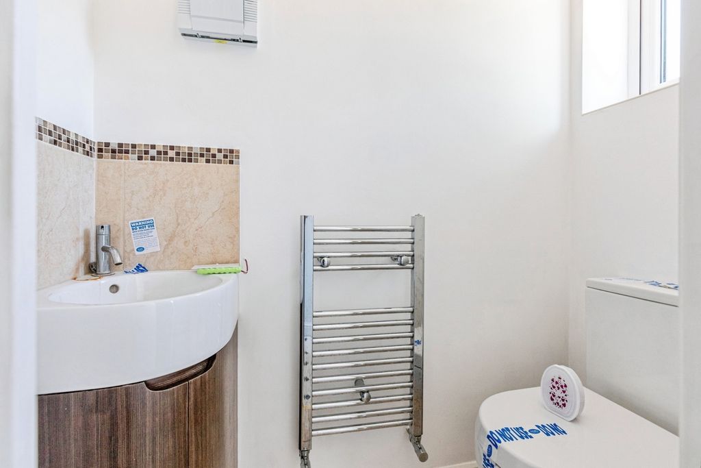 Property photo 3 of 22 Wc