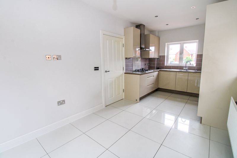 Property photo 3 of 19 Kitchen/Dining Room