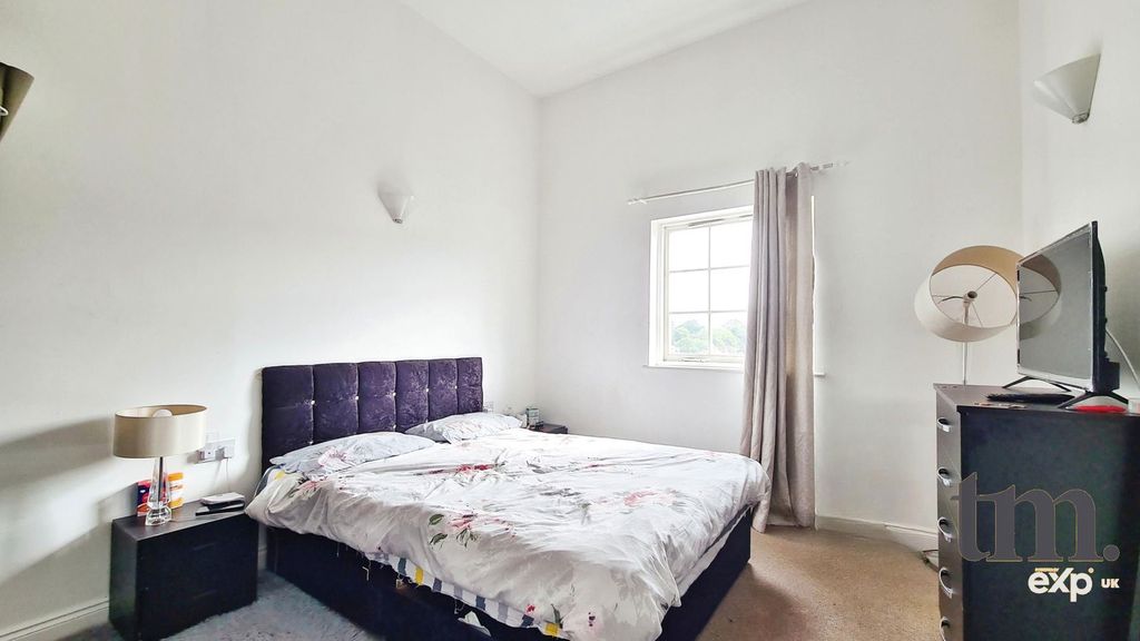 Property photo 3 of 4