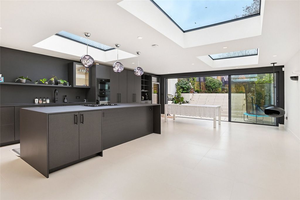 Property photo 2 of 16 Picture No. 07