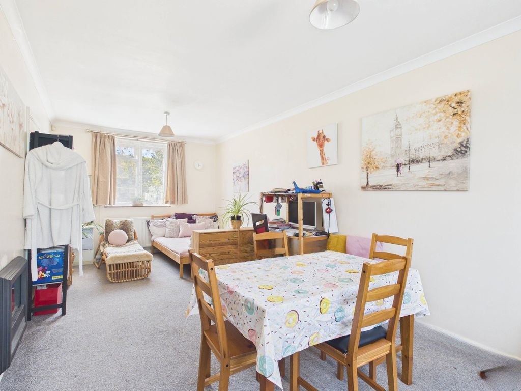 Property photo 2 of 9 Living Room