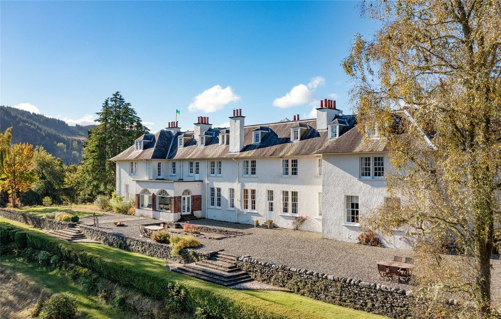 Property photo 3 of 32 Invertrossachs House