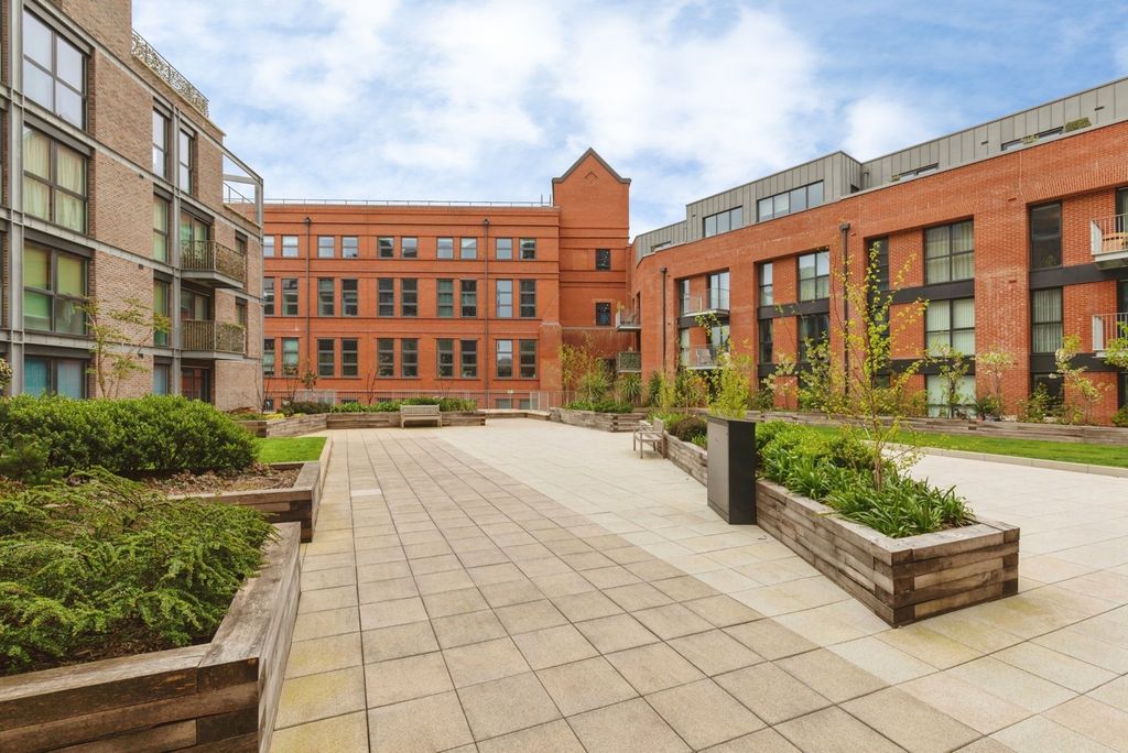 Property photo 3 of 20 Pbox-Img.Jpg