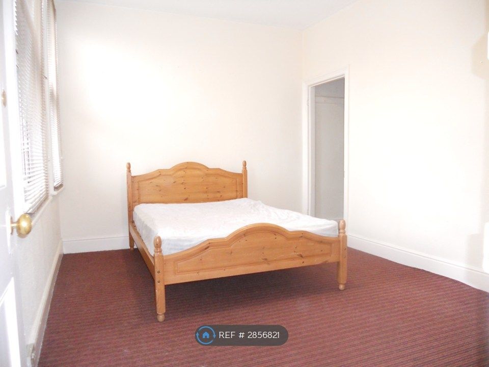 Property photo 3 of 20 Back Bedroom