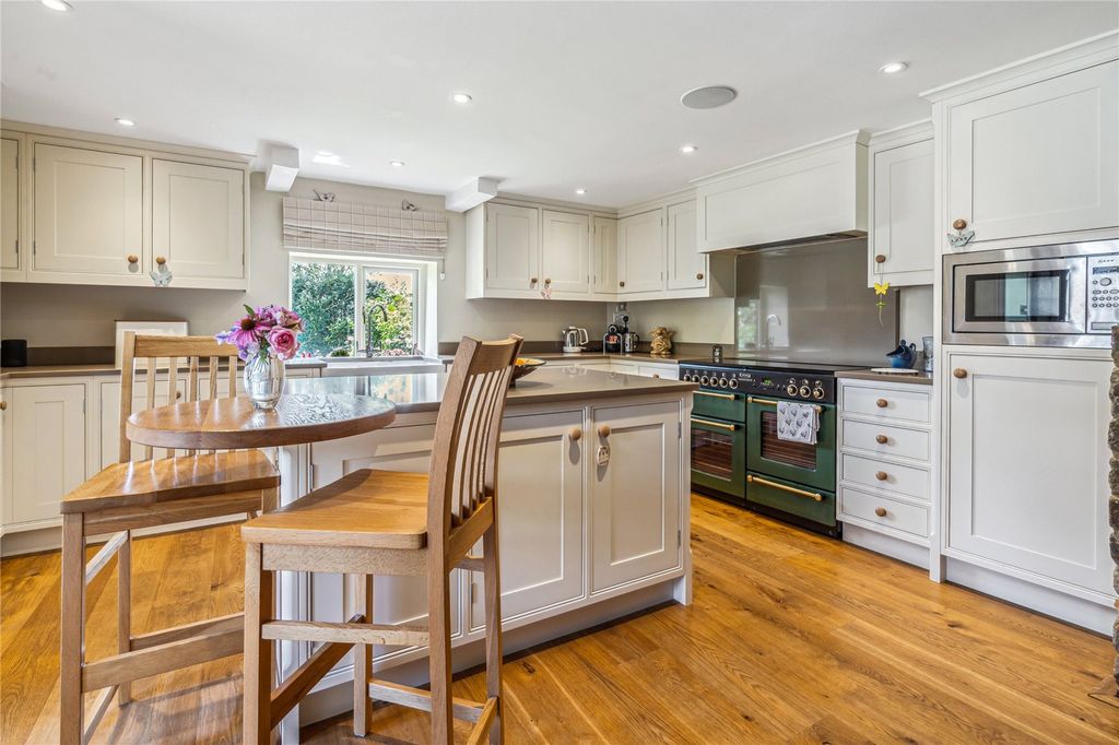 Property photo 3 of 20 Kitchen