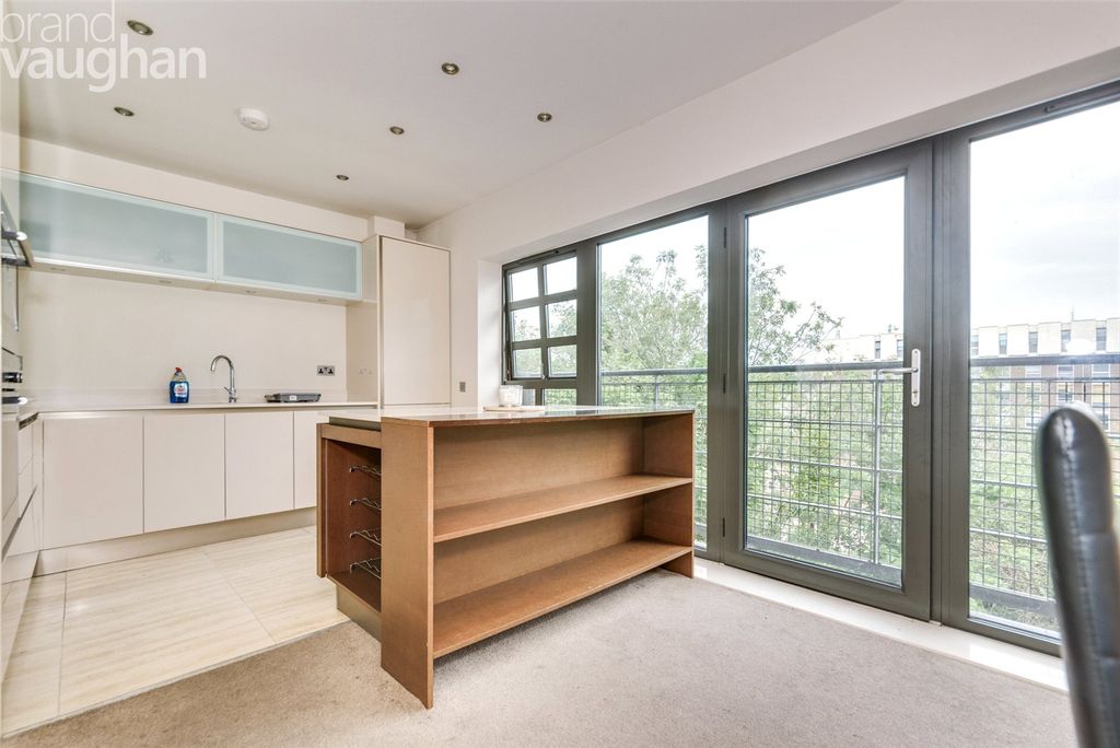 Property photo 2 of 18 Picture No. 08