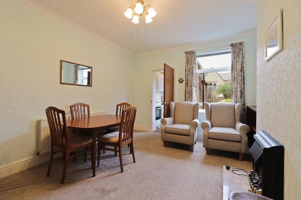 Property photo 3 of 21 Dining Room