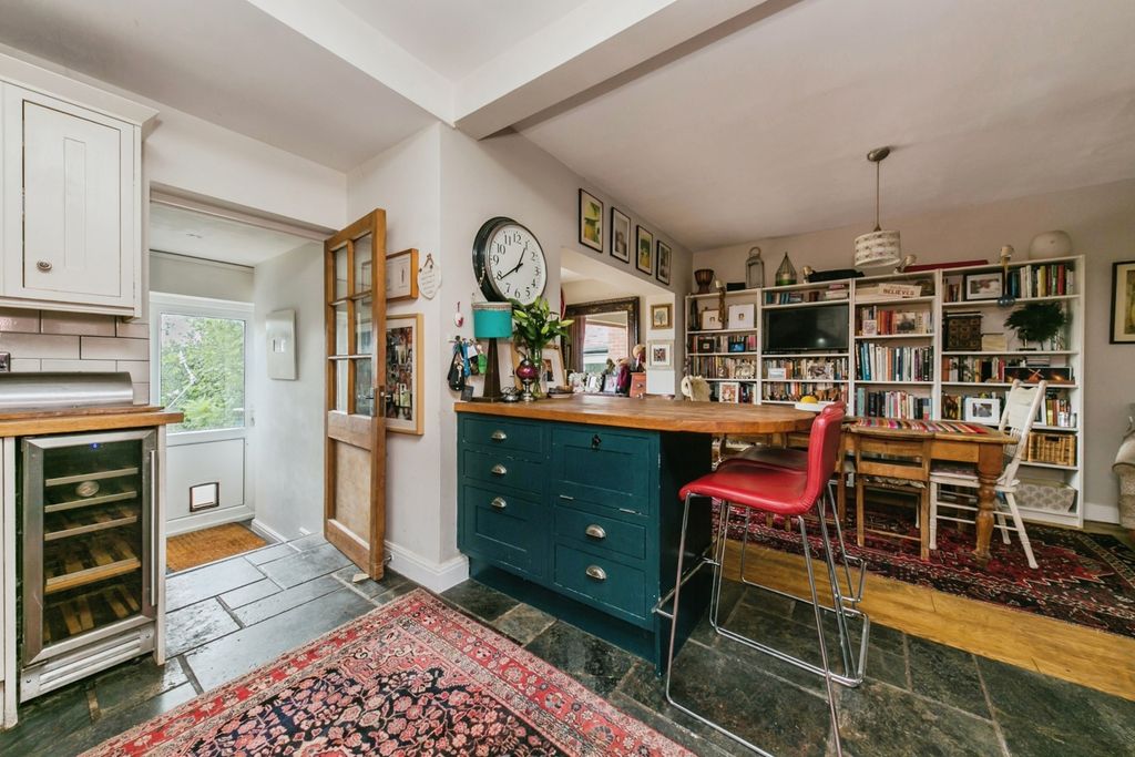Property photo 3 of 31 Pbox-Img.Jpg