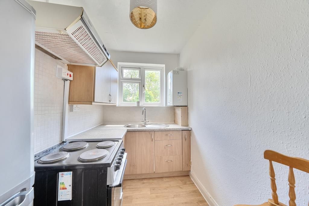 Property photo 3 of 12 Kitchen